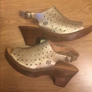 Born “Diamond” Clog / Size 9